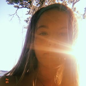 Meet your Posher, Elise